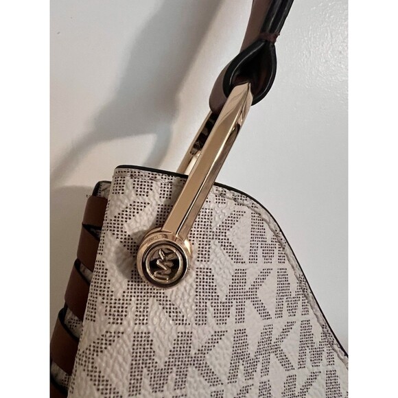 Michael Kors Monogram Shoulder Bag White Large - Picture 4 of 14